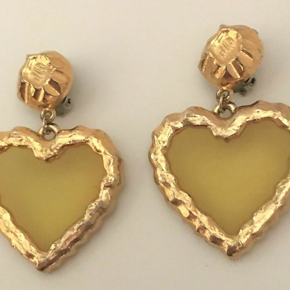 Vintage Yellow Clear Acrylic & Gold Plated Heart Dangling Clip On Earrings - Picture 5 of 5